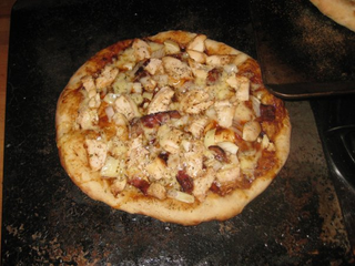 Illustration for article titled How to avoid chain pizza